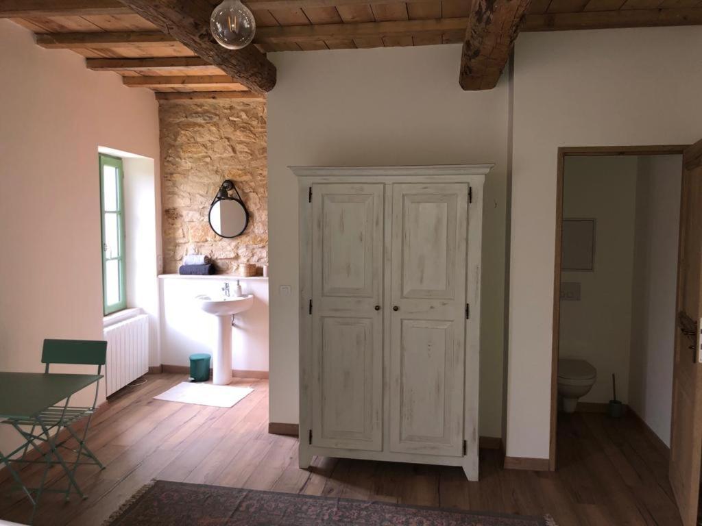 Chambre Du Tilleul - Charme, Confort Et Piscine Sigonce Esterno foto